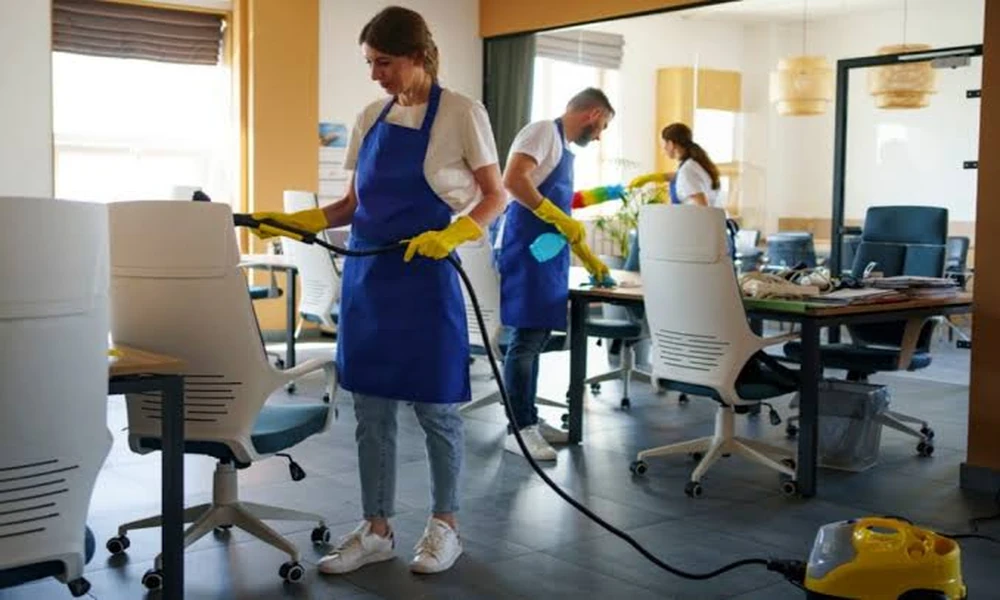 How a Clean Office Boosts Employee Happiness and Productivity